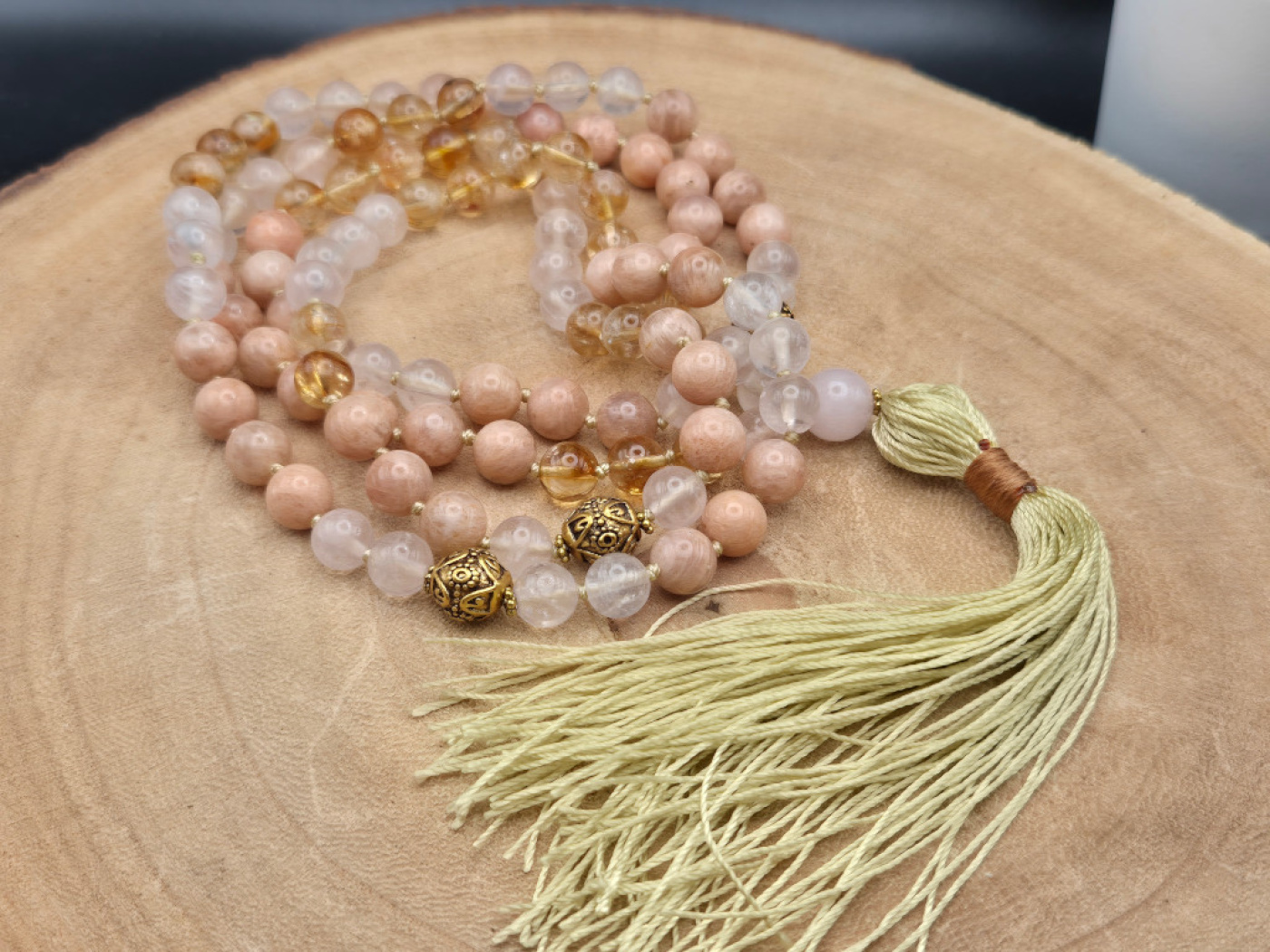 "Mala der inneren Harmonie" | Citrin · Pfirsich-Mondstein · Rosenquarz | 108+1 Perlen | ca. 8mm